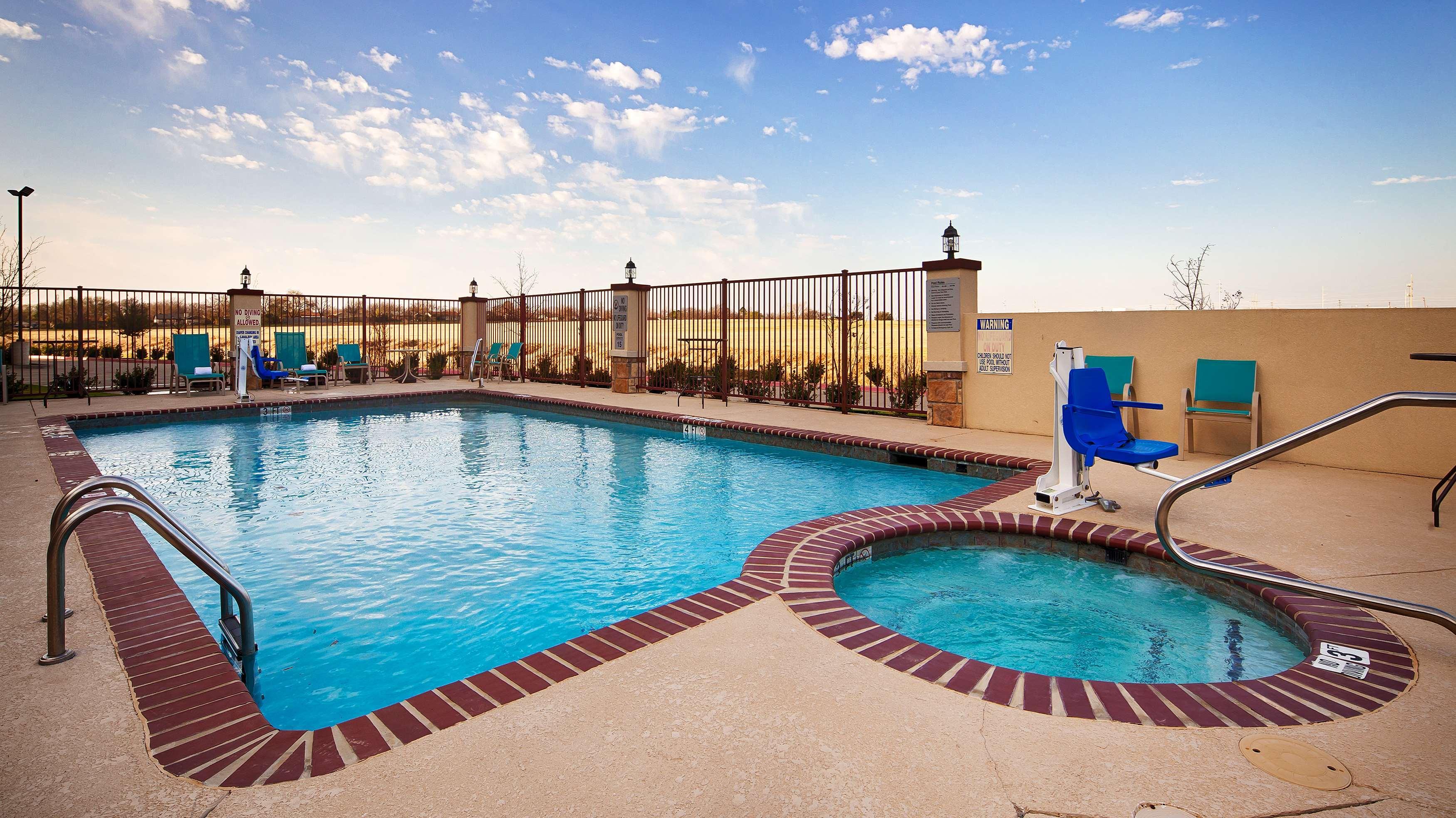 Best Western Plus Fort Worth Forest Hill Inn & Suites Exterior foto